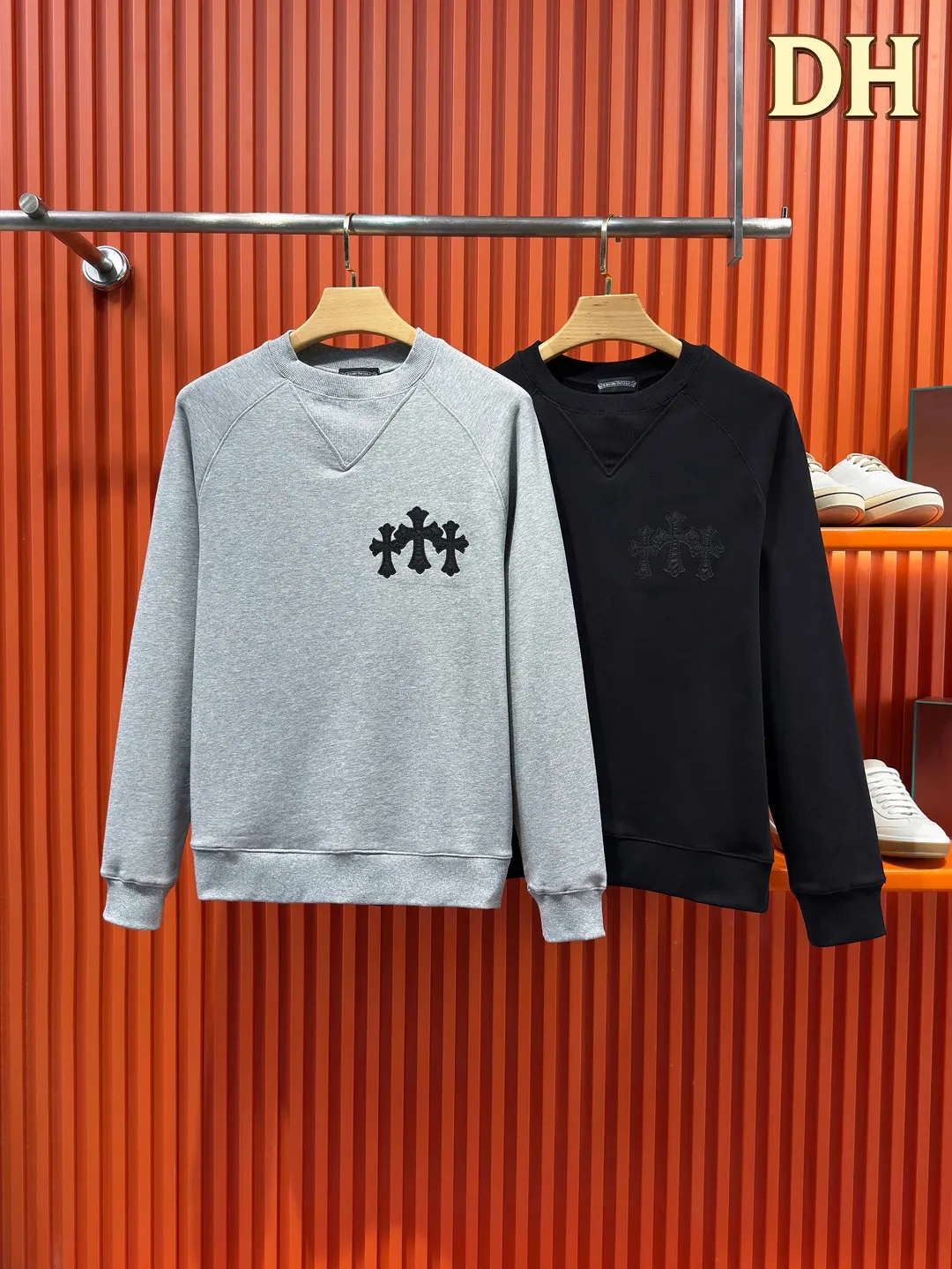 Chrome Hearts CH S-XL 26SS 💥 Classic ✝️ 🪡 🪡 T ，Hot Sale ， ， Same Style， ！ ， Classic ， ， + ， ， ， ， ， ， ， ， ➕ ， ， Silver ， Classic ， ， ！ ， 、 ， ， 。 ！！ ， ， ， ， ！！ 100% ， Breathable， ， ， ， ， ， ， OS ， ， ， icon！ Premium ， ， ， ！ ：Black Gray Size：S-XL ： S： 51- 56- 69 M： 52.5- 58- 71 L： 54- 60- 73 XL： 55.5- 62- 75